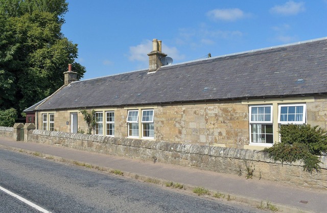 Alojamiento de 3 habitaciones en Freuchie, Nr Cupar