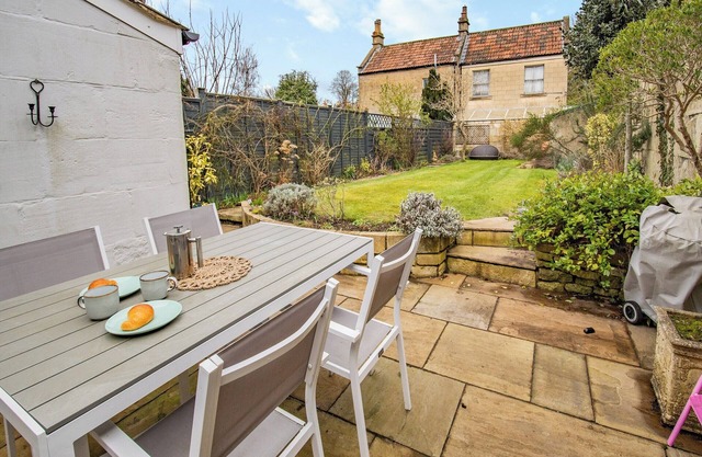 Alojamiento de 3 habitaciones en Combe Down, near Bath