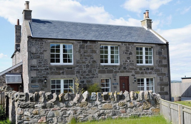 Alojamiento de 3 habitaciones en Newburgh, Fife
