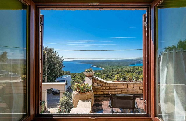 3 bedroom accommodation in Labin