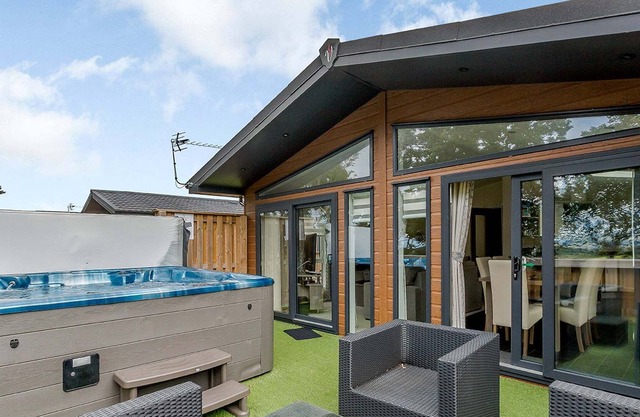 3 bedroom accommodation in Ayr, Ayrshire