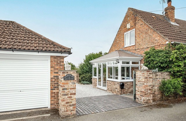 Alojamiento de 3 habitaciones en Huggate, near York
