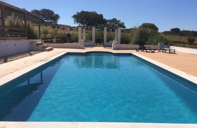 Villa de estilo Alentejo de 3 dormitorios con piscina privada en un hermoso campo rural
