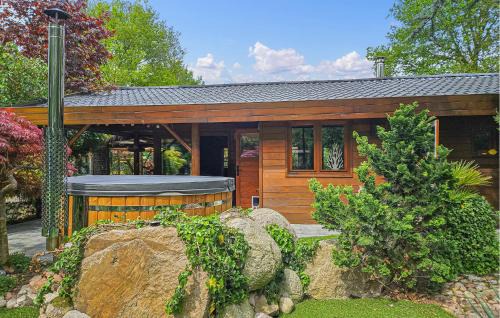 3 Bedroom Amazing Home In Erm