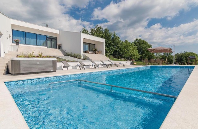 3 Bedroom Amazing Home In Veli Jezenj