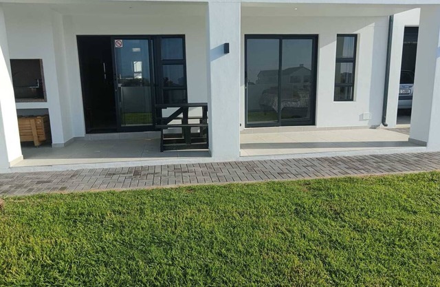 3-bedroom apartment in fabulous Saint Helena Bay with AC, Wi-Fi, braai etc.