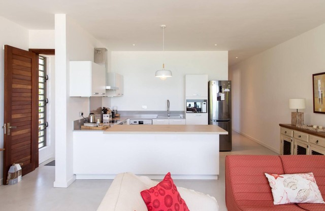 3-bedroom apartment on 1st floor on the beach