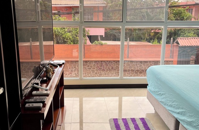 3-bedroom apartment in charming Puerto Ayora with WiFi, AC. Near downtown.
