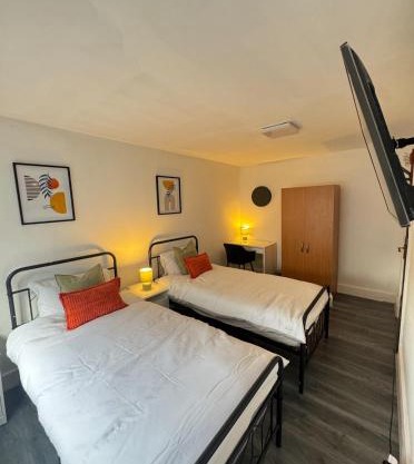 3 bedroom Apartment - 10min walk Stratford station - Sleep 6