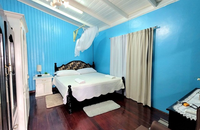 3-bedroom apartment in awesome Georgetown with AC & Generator