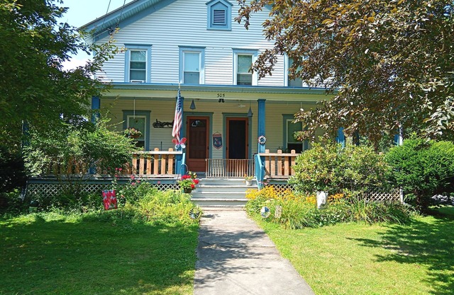 3-bedroom apartment in tranquil Unadilla with AC, 20 minute drive to Oneonta