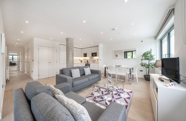 3 bedroom apartment in Wembley