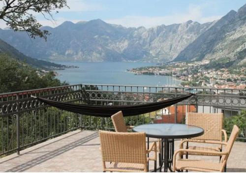 3-Bedroom Apartment With Panoramic Bay Views