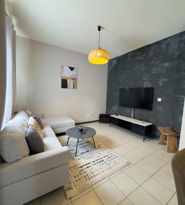 3 Bedroom Apt 1min Walk to Beach - AO11