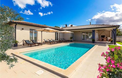 3 Bedroom Awesome Home In Vodnjan