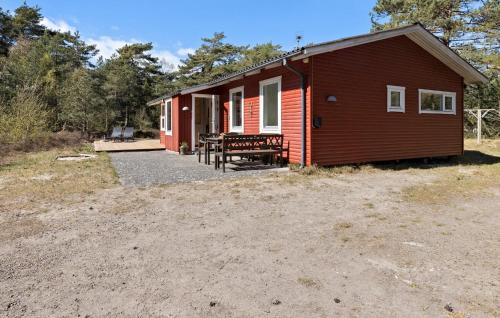 3 Bedroom Beautiful Home In Aakirkeby