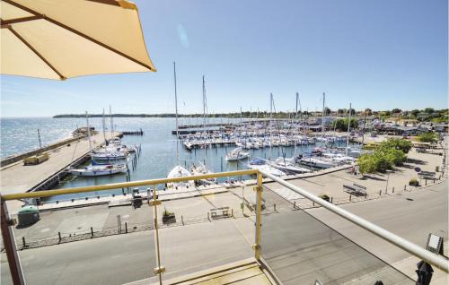 3 Bedroom Beautiful Apartment In Rdvig Stevns