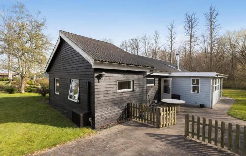 3 Bedroom Beautiful Home In Allingåbro