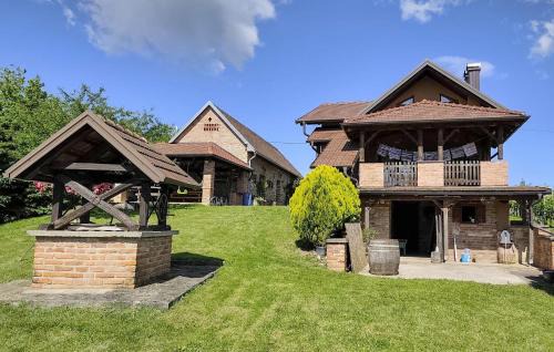 3 Bedroom Beautiful Home In Novi Marof