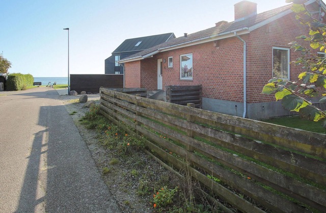 Hermosa casa de 3 habitaciones en Samsø