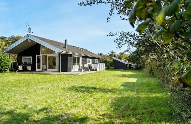 Hermosa casa de 3 habitaciones en Samsø