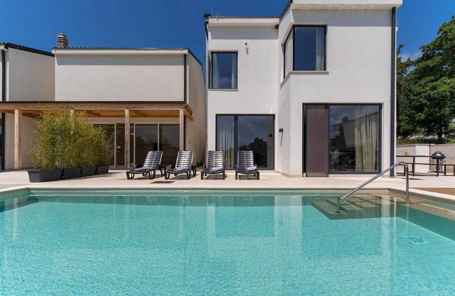 Hermosa casa de 3 dormitorios en Porec