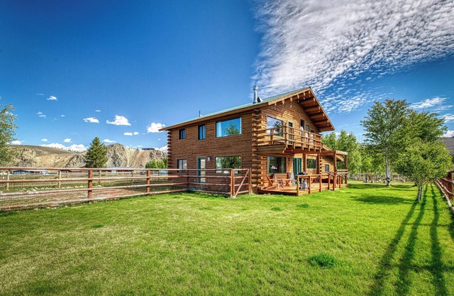 3-bedroom cabin in fantastic Stanley with WiFi