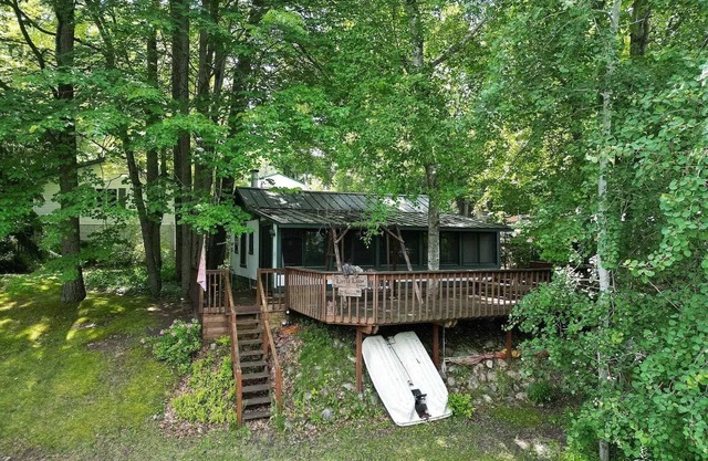 3 bedroom Cabin on Bertha Lake w/ private beach!!