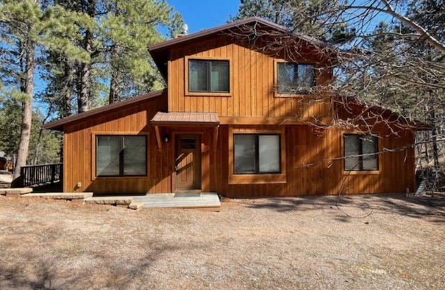 3-bedroom cabin Sleeps 8 Close to ATV Trails with WiFi