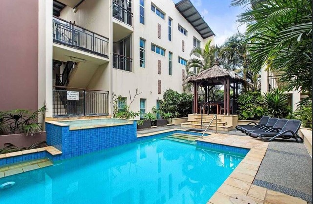 3 Bedroom Central Beachside Kingscliff Apartment with Pool
