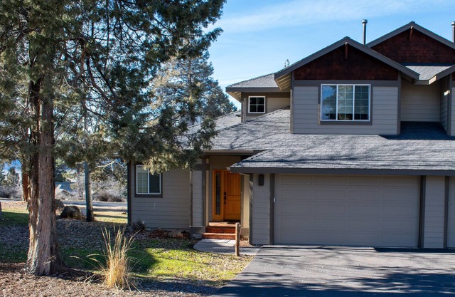 3-bedroom condo in the charming, serene Running Y Ranch Resort, Klamath Falls