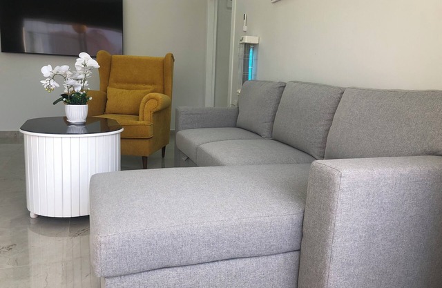 3-bedroom condo in adorable Royal hills al hummer 15 minutes to Amman WiFi, AC