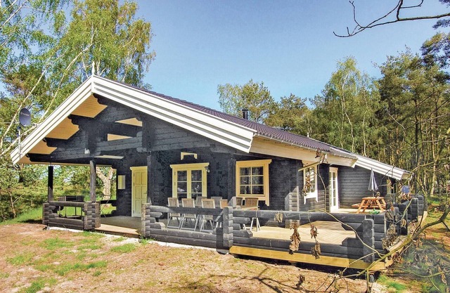 Acogedora casa en Aakirkeby con sauna