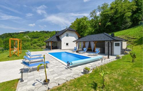 3 Bedroom Cozy Home In Vrtnjakovec
