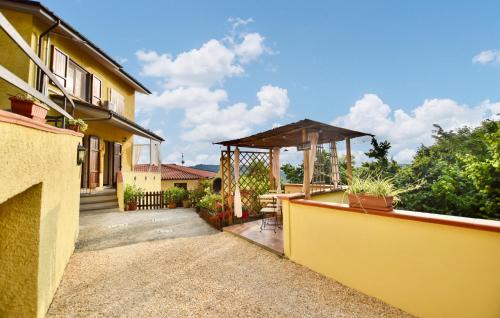 3 Bedroom Cozy Home In Camaiore