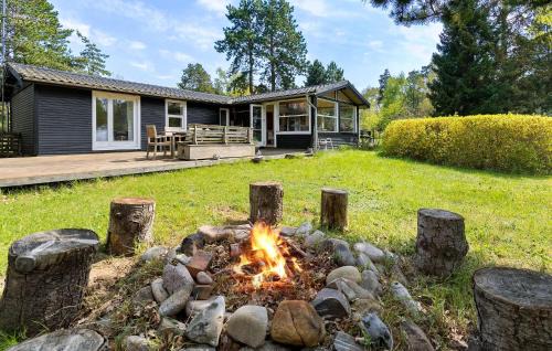 3 Bedroom Cozy Home In Fårevejle