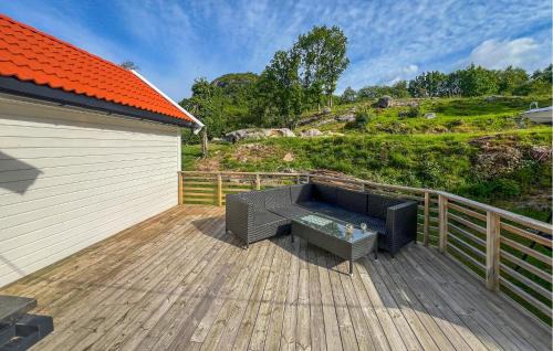3 Bedroom Cozy Home In Farsund