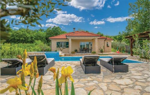 3 Bedroom Cozy Home In Grubine