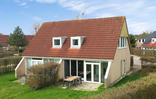 3 Bedroom Cozy Home In Vlagtwedde
