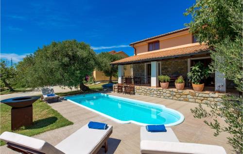 3 Bedroom Cozy Home In Palit