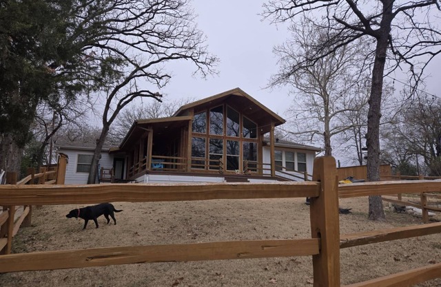 3-bedroom cozy relaxing home in Gun Barrel City with lots of amenities!
