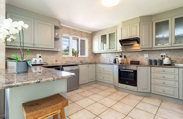 3 Bedroom Family Apartment Beach Club - Houtbay