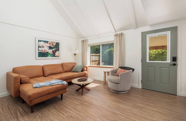 3-bedroom Family Surf House steps from the beaches in Otter Rock