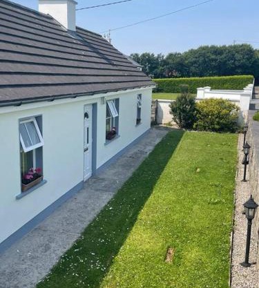 3 bedroom farmhouse in the Lahinch area.