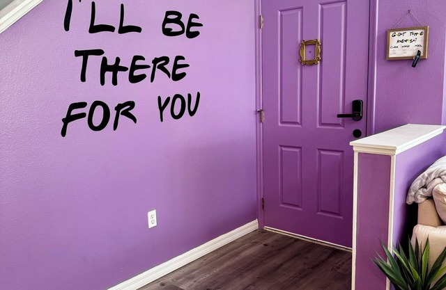 3-bedroom "FRIENDS" TV Show themed townhome in fabulous Davenport