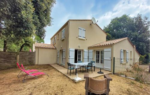 3 Bedroom Gorgeous Home In Jard-Sur-Mer