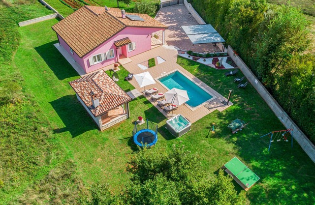 Hermosa casa en Labin con WiFi