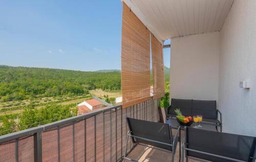 3 Bedroom Gorgeous Home In Sumet