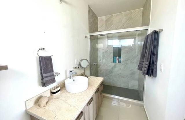 3 Bedroom Home with Pool