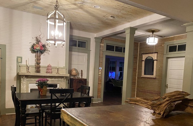 3 bedroom home built in the 1850s centrally located in Saint Francisville